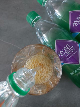 몽베스트 Montbest with Sparkling water Plain 20병 — 5점을 준 리뷰어가 2022년 6월 올린 사용 사진