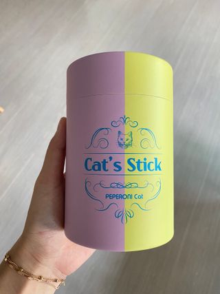 페페로니 맛있는 스틱 - 무항생제 닭고기 15개 + 원양선 참치 15개 — 5점을 준 리뷰어가 2021년 10월 올린 사용 사진