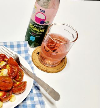 더그레잇티 콤부차 [매일유업] 더그레잇티 44kcal 콤부차 300ml *12개입 (오리지널 6개+베리리치 6개) — 4점을 준 리뷰어가 2023년 7월 올린 사용 사진