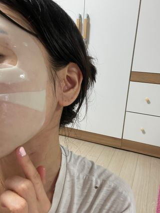 [올리브영] 웰더마 시카 트리트먼트 리페어 피팅 마스크팩 4매 — 5점을 준 리뷰어가 2025년 7월 올린 사용 사진