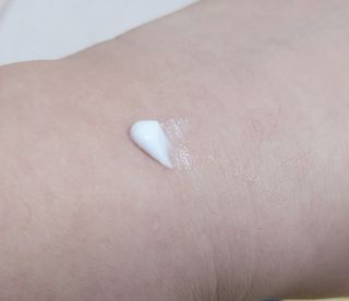 러브모아 향수 고체향수 승무원 고체향수 바르는 향수 니치향수 도손 우드세이지 앤 씨솔트 — 5점을 준 리뷰어가 2022년 10월 올린 사용 사진