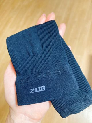 하트플로우 종아리 압박 밴드 스타킹 — 5점을 준 리뷰어가 2022년 8월 올린 사용 사진