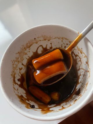 유비쿡 컵떡볶이 매운컵떡볶이2개/ 짜장컵떡볶이 2개  총 4개세트 — 5점을 준 리뷰어가 2021년 2월 올린 사용 사진