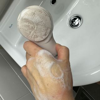 프리마인 메이크업과 들뜨는 각질까지 한방에 깐달걀로! 순하기까지한 셀베이스 그린티클렌저(200ml) — 5점을 준 리뷰어가 2023년 1월 올린 사용 사진
