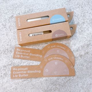 [후르디아] 올리브영 착한보습 비건 립버터 2종 — 5점을 준 리뷰어가 2021년 12월 올린 사용 사진