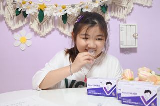 케이퓨리 아나파코 코로나 타액 자가 진단키트 1회분 3개 — 5점을 준 리뷰어가 2023년 4월 올린 사용 사진
