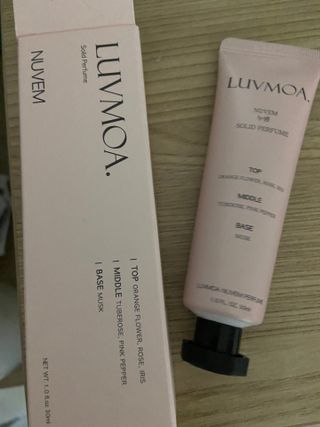 러브모아 향수 고체향수 승무원 고체향수 바르는 향수 니치향수 도손 우드세이지 앤 씨솔트 — 5점을 준 리뷰어가 2022년 10월 올린 사용 사진