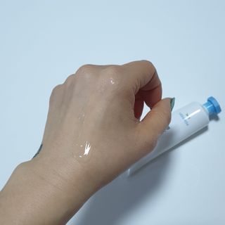 클림 9월 28일, 출시 손 세정의 번거로움을 없앤 핸드크림 — 3점을 준 리뷰어가 2020년 12월 올린 사용 사진