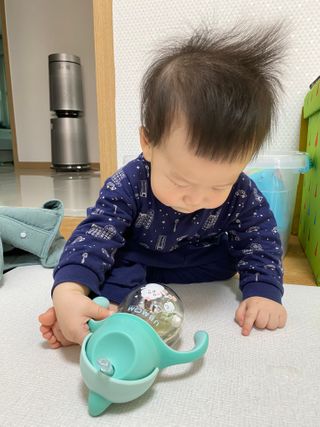 유비맘 트라이탄 코니빨대컵_컬러 랜덤 발송 — 2점을 준 리뷰어가 2021년 2월 올린 사용 사진