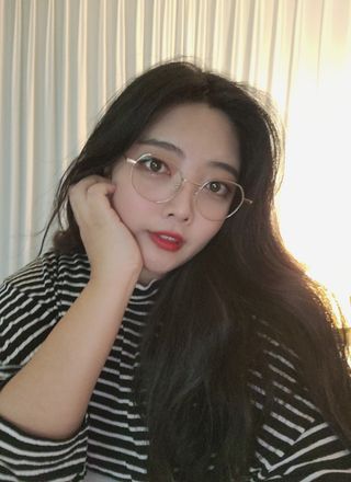 뷰맵  풀티타늄 초경량 9g 모던 판토 YOURS VM1024 SLV — 5점을 준 리뷰어가 2021년 9월 올린 사용 사진