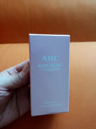 AHC 아우라 시크릿 톤업 벨벳 — 5점을 준 리뷰어가 2021년 4월 올린 사용 사진