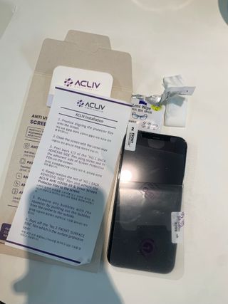 아클리브 Eco 항균 항바이러스 액정 보호필름(iPhone) — 5점을 준 리뷰어가 2022년 8월 올린 사용 사진