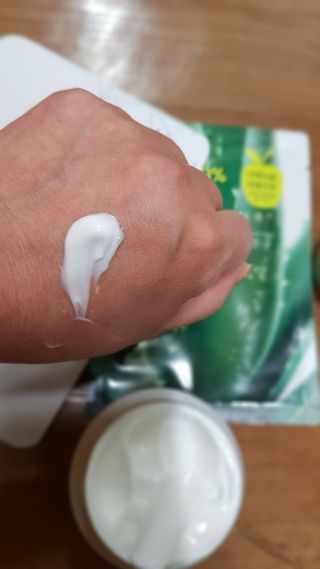 Dr.느루벗 느루벗 링클 솔루션 콘센트레이트 스네일 탄력 달팽이 크림 80g — 5점을 준 리뷰어가 2021년 3월 올린 사용 사진