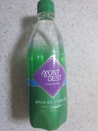 몽베스트 Montbest with Sparkling water Plain 20병 — 5점을 준 리뷰어가 2021년 11월 올린 사용 사진