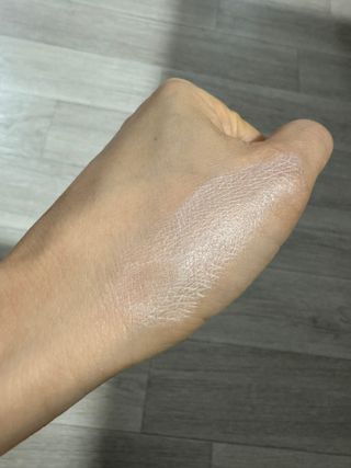 UVX 퀀텀 비너스 맑은 톤업 선세럼 — 3.5점을 준 리뷰어가 2024년 2월 올린 사용 사진