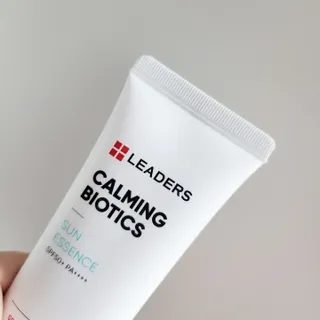 리더스코스메틱 리더스 카밍 바이오틱스 선 에센스 SPF 50+ PA++++ — 3.5점을 준 리뷰어가 2022년 6월 올린 사용 사진