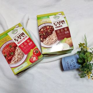 [풀무원] 식물성 저당질식 세트, 두부면 매콤라구파스타와 두부면 직화짜장 — 5점을 준 리뷰어가 2021년 3월 올린 사용 사진