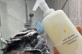 소담스퀘어 상암 네쉬 소이 바이옴 스칼프 밸런싱 샴푸 — 5점을 준 리뷰어가 2022년 11월 올린 사용 사진