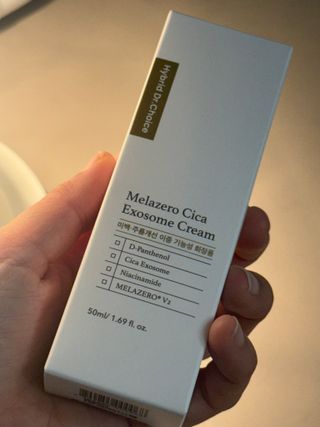 하이브리온 [쿠팡]멜라제로 시카엑소좀 크림 50ml PDRN 줄기세포 주름 미백기능성 피부과 병원입점, 1개, 50g — 5점을 준 리뷰어가 2025년 7월 올린 사용 사진