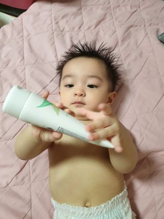 mom e 맘이 내추럴 베이비 케어 크림+바디오일 — 5점을 준 리뷰어가 2021년 2월 올린 사용 사진