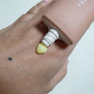 [후르디아] 끈적임 없는 착한성분 비건  핸드크림 3종 — 5점을 준 리뷰어가 2021년 12월 올린 사용 사진