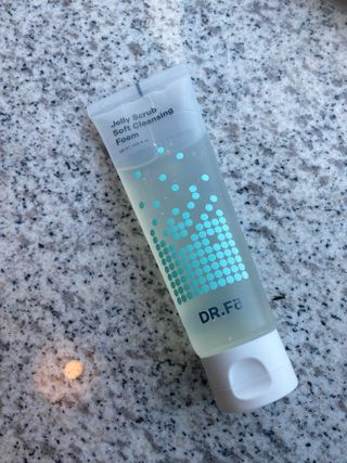 닥터에프파이브 젤리스크럽 소프트 클렌징폼 120ml — 4.5점을 준 리뷰어가 2022년 5월 올린 사용 사진