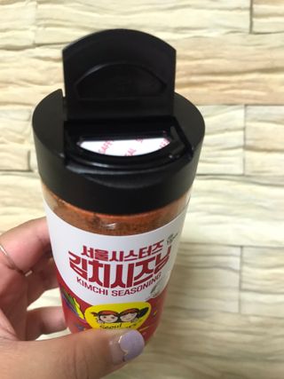 [서울시스터즈] 김치시즈닝 국내 최초 뿌려먹는 김치파우더 100g 1개+ 신제품 김치스낵 90g 2개 — 5점을 준 리뷰어가 2021년 8월 올린 사용 사진