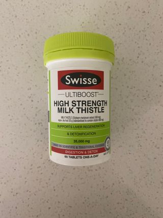 Swisse 스위스 고함량 밀크씨슬 35,000mg 60정 — 5점을 준 리뷰어가 2021년 11월 올린 사용 사진