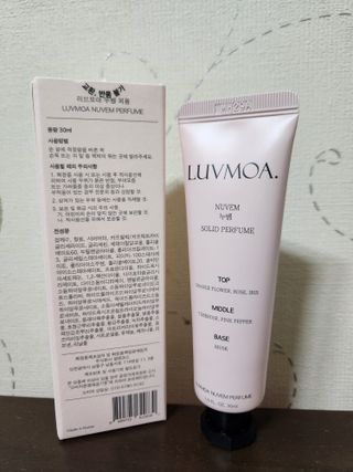 러브모아 향수 고체향수 승무원 고체향수 바르는 향수 니치향수 도손 우드세이지 앤 씨솔트 — 3.5점을 준 리뷰어가 2022년 10월 올린 사용 사진