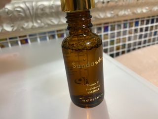 스킨큐어 산다화 비타민c 화이트닝 에센스 30ml — 5점을 준 리뷰어가 2022년 3월 올린 사용 사진