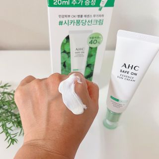 [AHC] 세이프온 에센스 선크림 올리브영 스페셜 증정 기획세트 — 5점을 준 리뷰어가 2022년 6월 올린 사용 사진