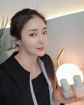 [RMK] 메이크업 베이스 + 리퀴드 파운데이션 — 5점을 준 리뷰어가 2021년 3월 올린 사용 사진