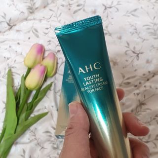 [NEW 탄력유턴 아이크림] AHC 유스 래스팅 리얼 아이크림 포 페이스 — 5점을 준 리뷰어가 2021년 2월 올린 사용 사진