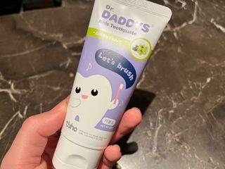 닥터데디스 안심저불소 키즈치약 (라즈베리, 청포도향 중 택 1) 60g +  여행용 미니 치약 15g — 5점을 준 리뷰어가 2022년 7월 올린 사용 사진