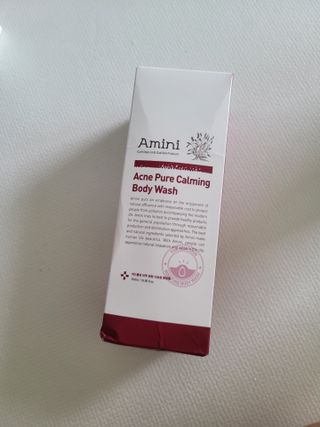 아미니 아크네 퓨어카밍 바디워시 500ml — 5점을 준 리뷰어가 2021년 6월 올린 사용 사진