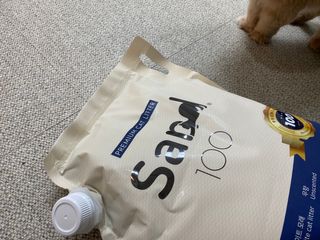 [샌드백] 프리미엄 벤토나이트 고양이모래 — 5점을 준 리뷰어가 2020년 12월 올린 사용 사진