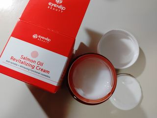 아이앤립 / EYENLIP 아이앤립 연어오일 리바이탈라이징 크림 — 5점을 준 리뷰어가 2021년 3월 올린 사용 사진