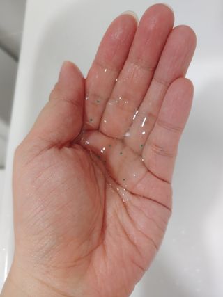 어라운드미 [어라운드 미] 탈모 증상 완화 스칼프 샴푸 + 두피 영양 공급 트리트먼트 — 5점을 준 리뷰어가 2021년 7월 올린 사용 사진