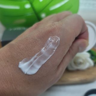비프리코스메틱 뉴 프레쉬 크림 80ml — 5점을 준 리뷰어가 2023년 2월 올린 사용 사진