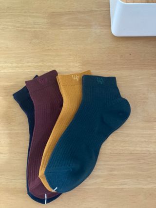 [사이즈가 있는 양말 필로이] 남/여 골지 발목 양말 4족 세트 남【S, M, L, XL】여【S, M, L】_컬러 랜덤 — 5점을 준 리뷰어가 2022년 6월 올린 사용 사진