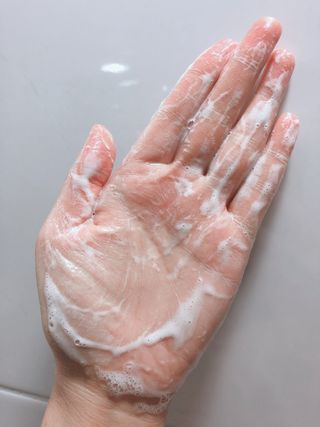 프리마인 메이크업과 들뜨는 각질까지 한방에 깐달걀로! 순하기까지한 셀베이스 그린티클렌저(200ml) — 4점을 준 리뷰어가 2023년 1월 올린 사용 사진