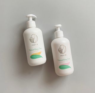mom e 맘이 내추럴 베이비 케어 샴푸앤바스+로션 — 5점을 준 리뷰어가 2021년 1월 올린 사용 사진
