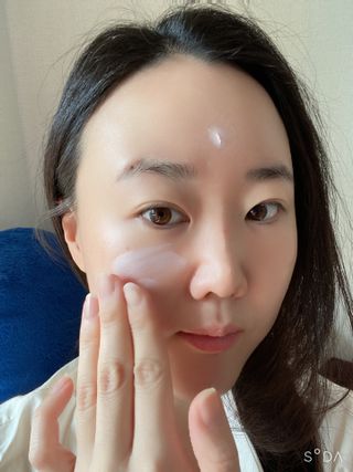 리엔케이 핑크 볼륨 래디언스 컬러크림 에디션 — 4점을 준 리뷰어가 2023년 11월 올린 사용 사진