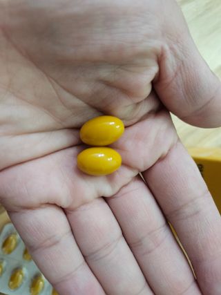 아이비웰니스 [카톡]롱비다 커큐민 강황 400mg 함유 아이비 옐로우 초임계 알티지 오메가3 KD 파마 (30캡슐) — 5점을 준 리뷰어가 2025년 5월 올린 사용 사진