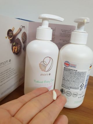 mom e 맘이 내추럴 베이비 케어 샴푸앤바스+로션 — 5점을 준 리뷰어가 2021년 1월 올린 사용 사진
