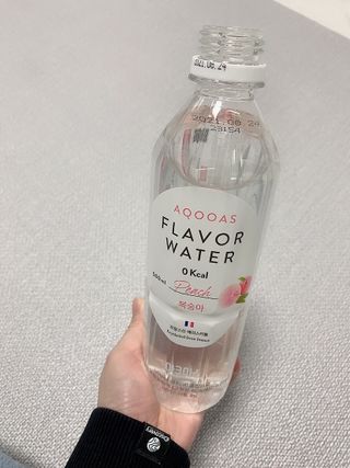 아쿠아스 플레이버워터 [아쿠아스] 제로칼로리 플레이버워터 복숭아/청포도 1BOX 20개입 — 5점을 준 리뷰어가 2021년 4월 올린 사용 사진
