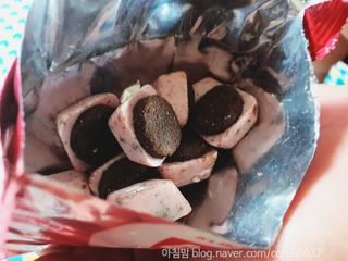 롯데제과 ABC초코쿠키 핑크베리 — 5점을 준 리뷰어가 2021년 2월 올린 사용 사진