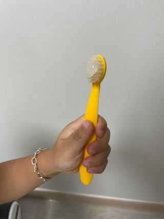 닥터데디스 안심저불소 키즈치약 (라즈베리, 청포도향 중 택 1) 60g +  여행용 미니 치약 15g — 4.5점을 준 리뷰어가 2022년 8월 올린 사용 사진