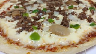 [푸딩팩토리] 10인치 씬피자 3종 택2_베샤멜 고르곤졸라/불고기/고르곤졸라 — 5점을 준 리뷰어가 2022년 5월 올린 사용 사진