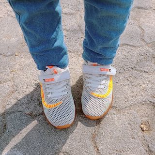 토박스코리아 다이노솔즈 티렉스 에어 네온 운동화 — 5점을 준 리뷰어가 2021년 3월 올린 사용 사진